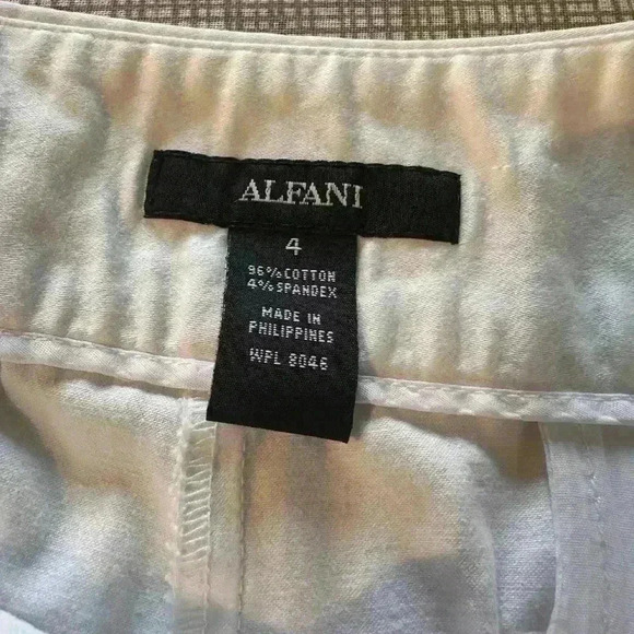 Alfani Women’s White Straight Leg Pant. Size 4. Some Stretch. Pocket Detail - Picture 6 of 7